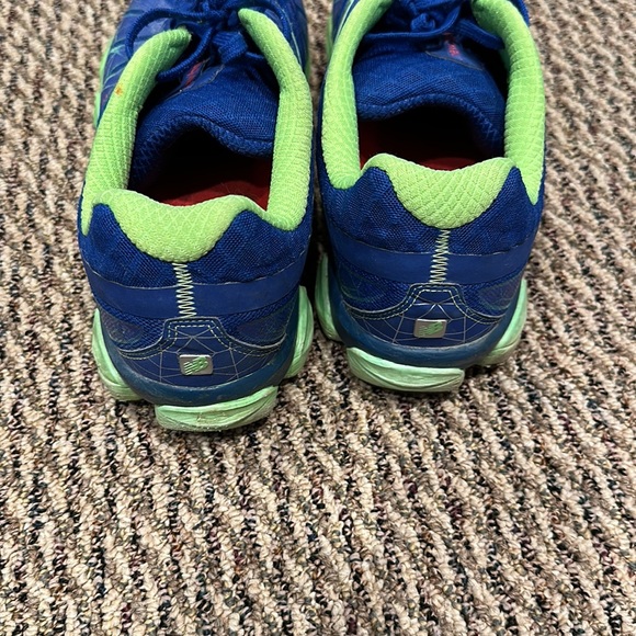 Men’s new balance green and blue sneakers - Picture 5 of 6